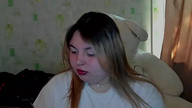 Snapshot of LillyHaigh chatting on 23, 5, 2026 LillyHaigh online show from 23, 5, 2026