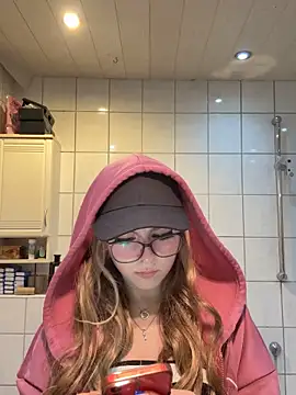 Lina-420 online show from 6, 5, 2026