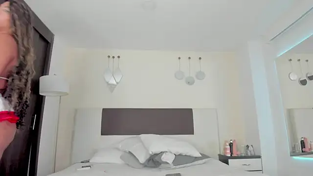 Sky Loren online show from 15, 5, 2026