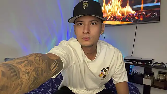 SexxxySquirterStev777 online show from 23, 6, 2026