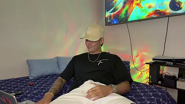 SexxxySquirterStev777 online show from 27, 6, 2026