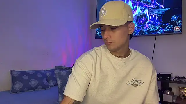SexxxySquirterStev777 online show from 11, 7, 2026