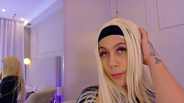 Snapshot of ZoeyPetit chatting on 29, 7, 2026 ZoeyPetit online show from 29, 7, 2026