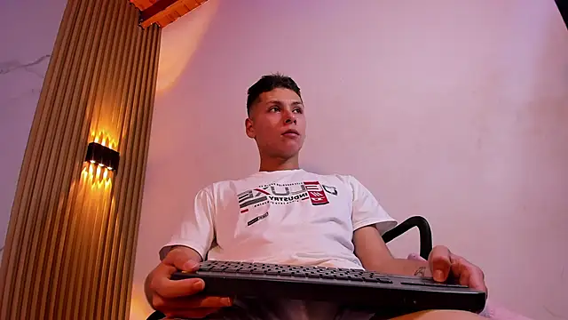 IM ANGELPRESTON online show from 6, 5, 2026
