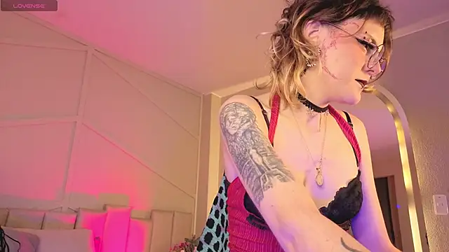 Rossiee huntt online show from 30, 4, 2026