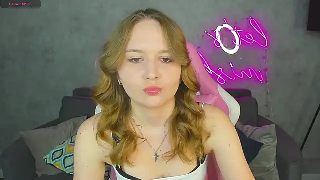 Emmaa Kimm online show from 21, 6, 2026