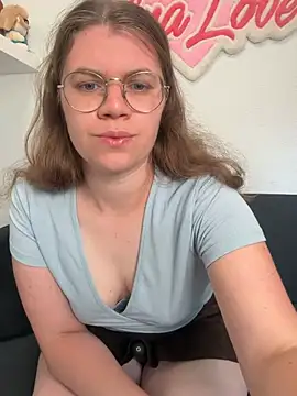 Snapshot of Lina-Love chatting on 7, 6, 2026 Lina-Love online show from 7, 6, 2026