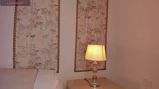 Snapshot of sara_castro24_ chatting on 1, 8, 2026 sara castro24 online show from 1, 8, 2026