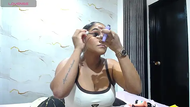 Liaa cams online show from 28, 6, 2026