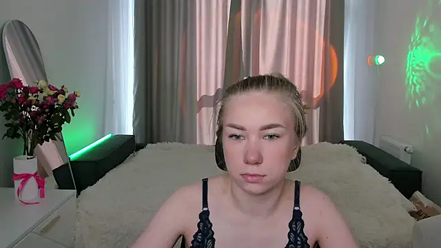 Snapshot of AnnaAlexArti chatting on 15, 5, 2026 AnnaAlexArti online show from 15, 5, 2026