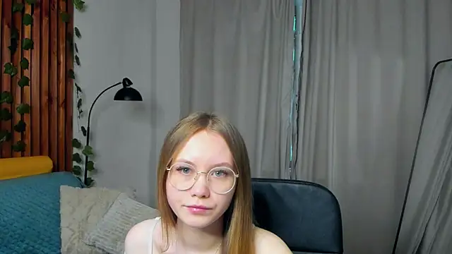 FloraLarsson online show from 14, 5, 2026