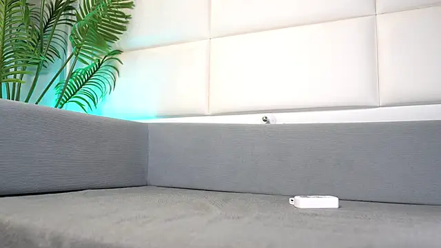 Juliadragon online show from 5, 12, 2025