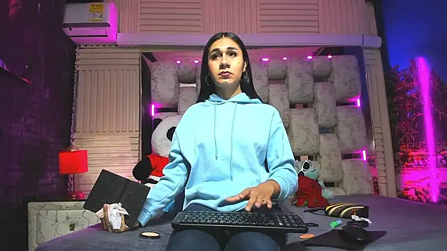 Snapshot of MahiaraHot chatting on 4, 5, 2026 MahiaraHot online show from 4, 5, 2026