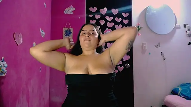 Snapshot of Kiara_tits chatting on 1, 6, 2026 Kiara tits online show from 1, 6, 2026