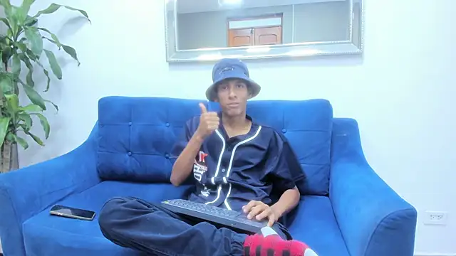 Snapshot of Zane_Belville chatting on 13, 5, 2026 Zane Belville online show from 13, 5, 2026