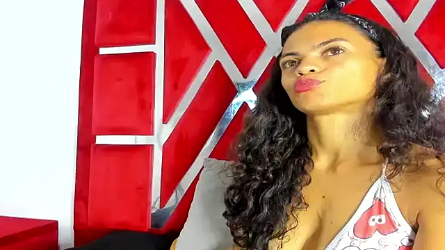 Snapshot of cristalxht chatting on 5, 6, 2026 cristalxht online show from 5, 6, 2026