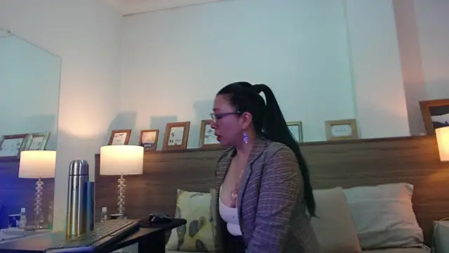 Snapshot of FranciscaVera chatting on 9, 6, 2026 FranciscaVera online show from 9, 6, 2026