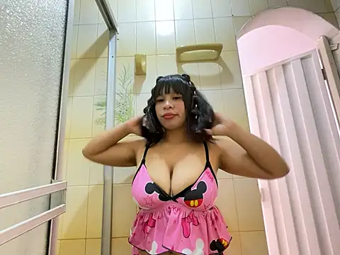 Snapshot of luna_silk_ chatting on 23, 5, 2026 luna silk online show from 23, 5, 2026