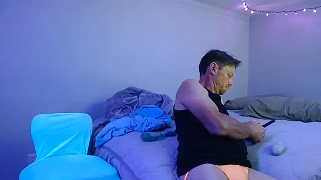 luv2cum2gether25 online show from 21, 6, 2026