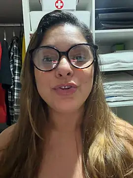 Snapshot of Mariiii_morena chatting on 13, 7, 2026 Mariiii morena online show from 13, 7, 2026