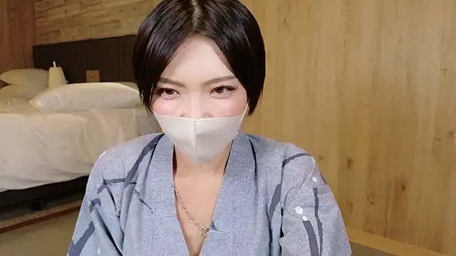 Naomi 00122 online show from 16, 7, 2026