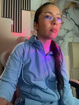 Snapshot of Julieth_ec chatting on 8, 8, 2026 Julieth ec online show from 8, 8, 2026