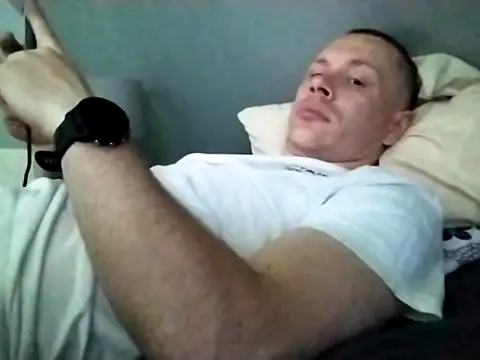 Snapshot of fitboyy_ chatting on 18, 6, 2026 fitboyy online show from 18, 6, 2026