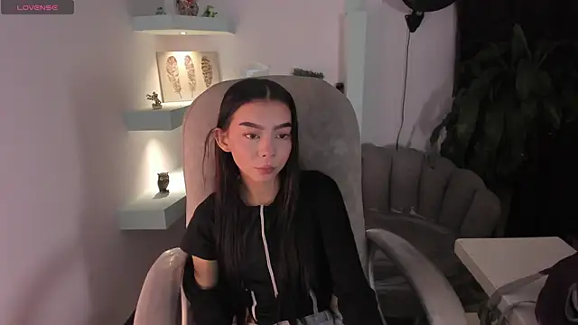 Snapshot of MelCherry chatting on 13, 7, 2026 MelCherry online show from 13, 7, 2026