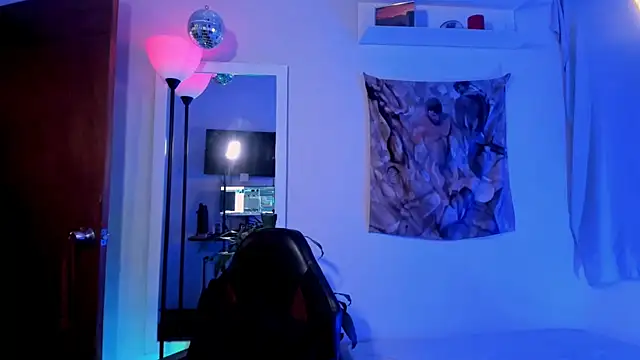 Snapshot of LarryGarzon chatting on 22, 6, 2026 LarryGarzon online show from 22, 6, 2026