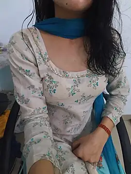 Snapshot of zoya_baby_ chatting on 2, 7, 2026 zoya baby online show from 2, 7, 2026