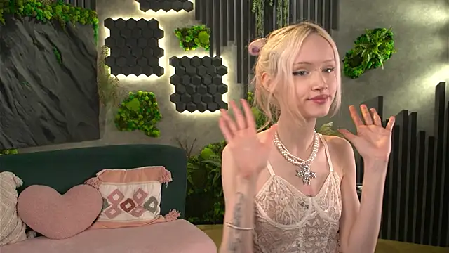 Snapshot of shishka_angel chatting on 7, 5, 2026 shishka angel online show from 7, 5, 2026