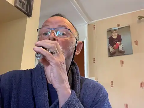 Snapshot of Moonraker64 chatting on 6, 5, 2026 Moonraker64 online show from 6, 5, 2026