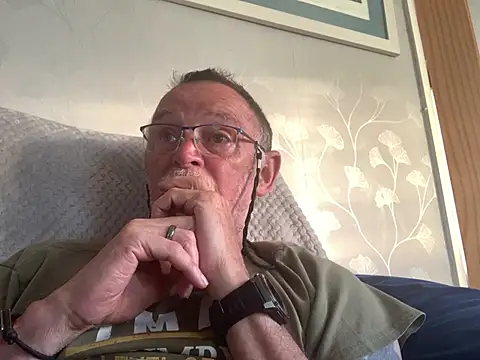 Snapshot of Moonraker64 chatting on 29, 5, 2026 Moonraker64 online show from 29, 5, 2026