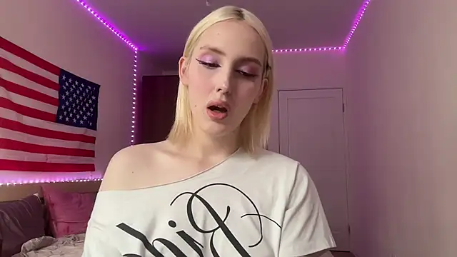 Snapshot of llinabarbie chatting on 3, 8, 2026 llinabarbie online show from 3, 8, 2026