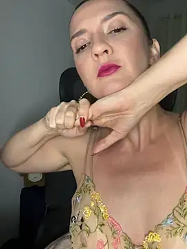 Snapshot of therealgingerr chatting on 11, 7, 2026 therealgingerr online show from 11, 7, 2026