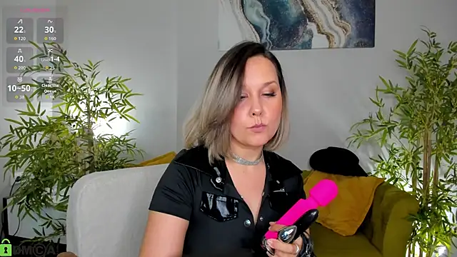 Nikki Mi1k online show from 12, 5, 2026