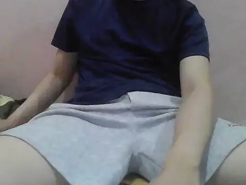 Snapshot of Zineyy chatting on 6, 6, 2026 Zineyy online show from 6, 6, 2026