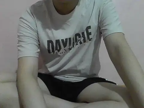 Snapshot of Zineyy chatting on 30, 6, 2026 Zineyy online show from 30, 6, 2026