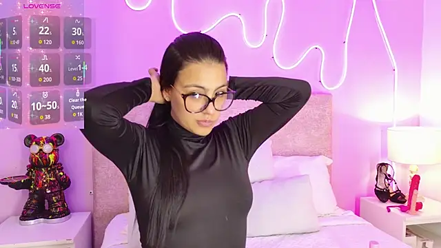 Hilaryportman149 online show from 17, 6, 2026