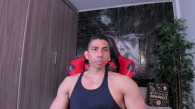 Snapshot of Erik_castle chatting on 8, 7, 2026 Erik castle online show from 8, 7, 2026