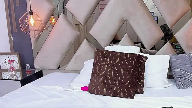 SweetVenuus online show from 11, 6, 2026