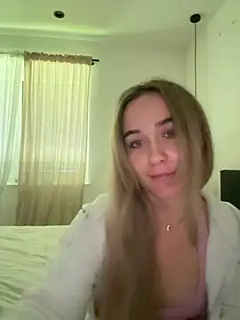 LillyStarr online show from 24, 6, 2026