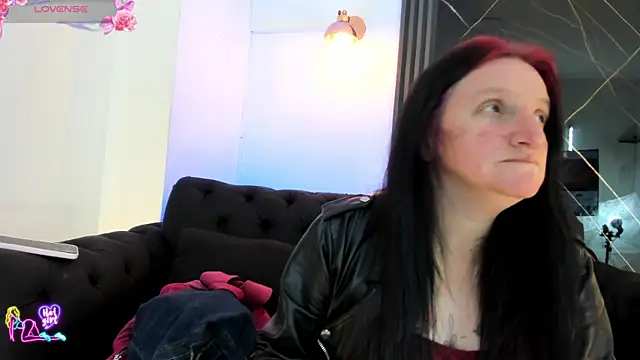 CloeMature online show from 17, 7, 2026