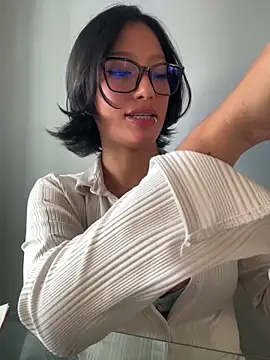 Snapshot of yazmin_rouse_ chatting on 1, 6, 2026 yazmin rouse online show from 1, 6, 2026