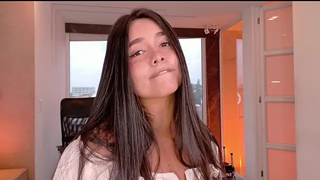 Snapshot of Eva-Apple chatting on 3, 8, 2026 Eva-Apple online show from 3, 8, 2026