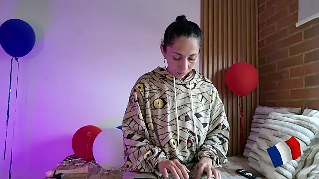 alissonandree online show from 10, 7, 2026