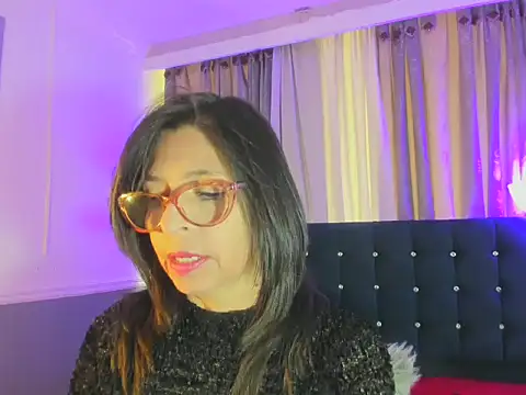 Snapshot of lena_gray chatting on 14, 5, 2026 lena gray online show from 14, 5, 2026