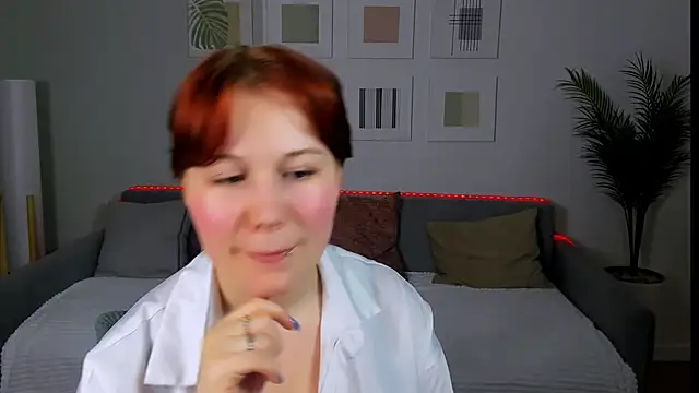 MiaLacrice online show from 30, 5, 2026