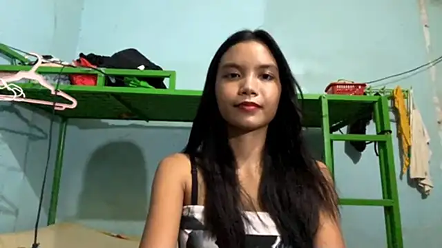 ValeryCatledge online show from 13, 5, 2026