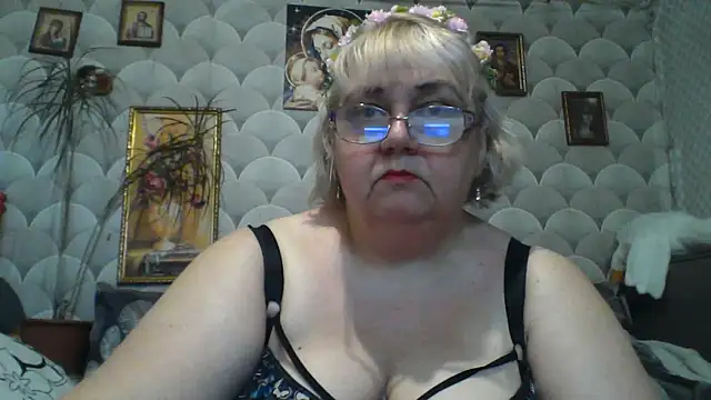 Snapshot of MarinaFarina53 chatting on 24, 5, 2026 MarinaFarina53 online show from 24, 5, 2026